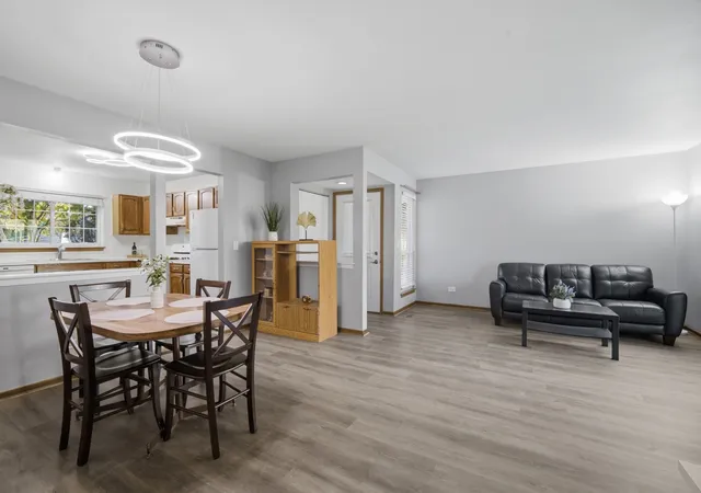 Photo 4 of Townhouse for sale at 2146 Southwind Cir, Schaumburg, IL 60194 | MLS# 12797676 | Listing updated on 2026-10-30