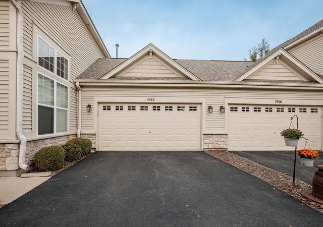 Photo 1 of Condo for sale at 1942 Havenshire Rd #1942, Aurora, IL 60502 | MLS# 12797688 | Listing updated on 2026-10-30