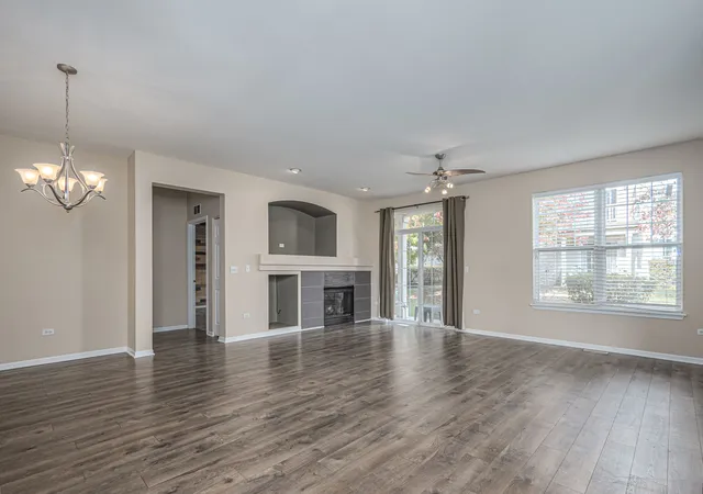 Photo 3 of Condo for sale at 1942 Havenshire Rd #1942, Aurora, IL 60502 | MLS# 12797688 | Listing updated on 2026-10-30