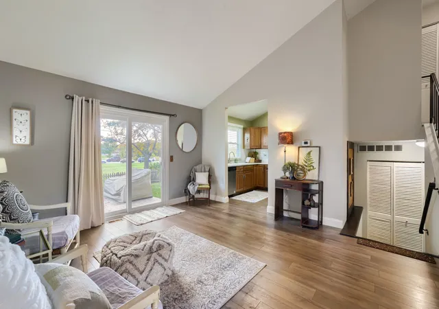 Photo 3 of Single family home for sale at 30w019 Wembly Dr, Warrenville, IL 60555 | MLS# 12797707 | Listing updated on 2026-10-30