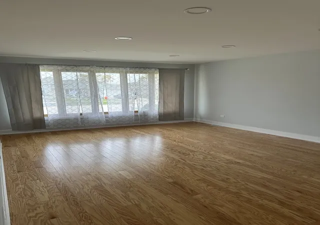 Photo 4 of Single family home for sale at 8532 S 78th Avenue, Bridgeview, IL 60455 | MLS# 12797723 | Listing updated on 2026-10-30