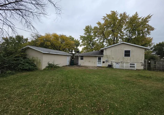 Photo 3 of Single family home for sale at 1303 Garfield St, Rock Falls, IL 61071 | MLS# 12797727 | Listing updated on 2026-10-30