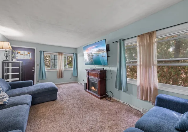Photo 2 of Single family home for sale at 830 East Ave, La Grange, IL 60525 | MLS# 12797769 | Listing updated on 2026-10-30