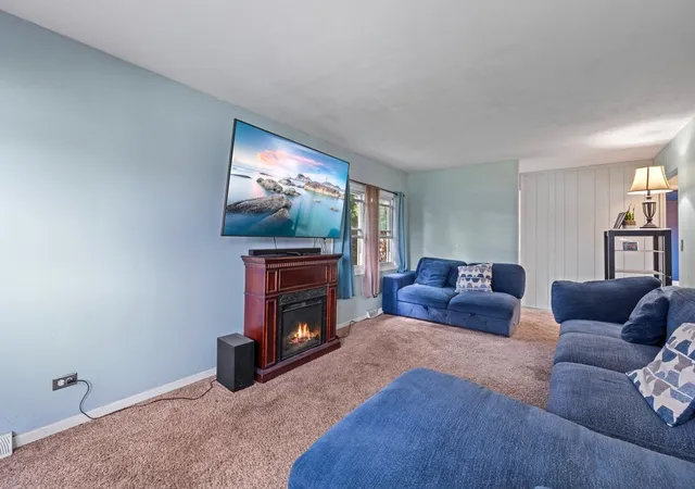 Photo 3 of Single family home for sale at 830 East Ave, La Grange, IL 60525 | MLS# 12797769 | Listing updated on 2026-10-30