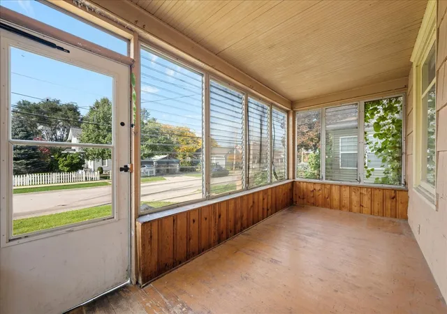 Photo 2 of Single family home for sale at 540 Woodlawn Ave, Aurora, IL 60506 | MLS# 12797794 | Listing updated on 2026-10-30