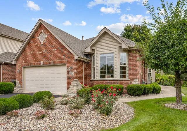 Townhouse for sale at 18021 Breckenridge Blvd, Orland Park, IL 60467 | MLS# 12797885
