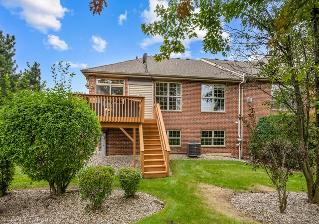 Photo 2 of Townhouse for sale at 18021 Breckenridge Blvd, Orland Park, IL 60467 | MLS# 12797885 | Listing updated on 2026-10-30