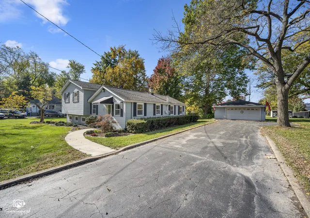 Photo 1 of Single family home for sale at 821 Wisconsin Rd, New Lenox, IL 60451 | MLS# 12797886 | Listing updated on 2026-10-30