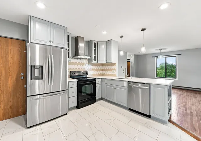 Photo 2 of Condo for sale at 700 N Briar Hl Ln #5, Addison, IL 60101 | MLS# 12797902 | Listing updated on 2026-10-30