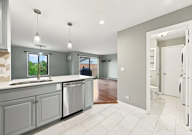 Photo 4 of Condo for sale at 700 N Briar Hl Ln #5, Addison, IL 60101 | MLS# 12797902 | Listing updated on 2026-10-30