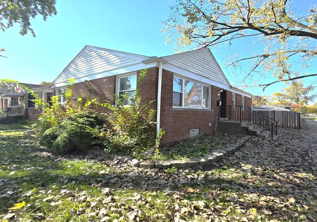 Photo 1 of Single family home for sale at 2000 S 3rd Avenue, Maywood, IL 60153 | MLS# 12797905 | Listing updated on 2026-10-30