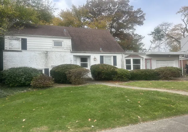 Single family home for sale at 18428 Argyle Ave, Homewood, IL 60430 | MLS# 12797947