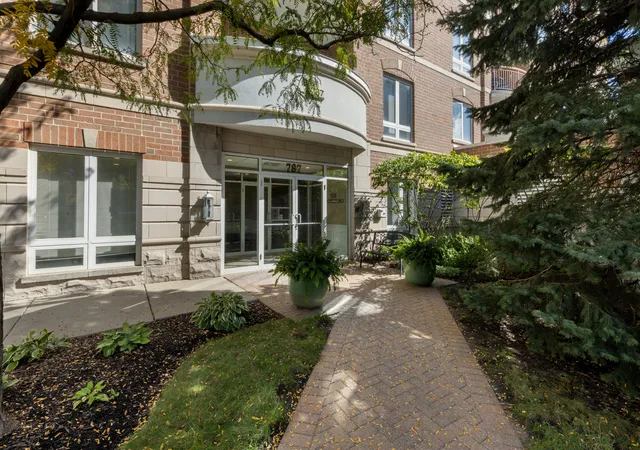 Condo for sale at 787 Graceland Ave #501, Des Plaines, IL 60016 | MLS# 12797990