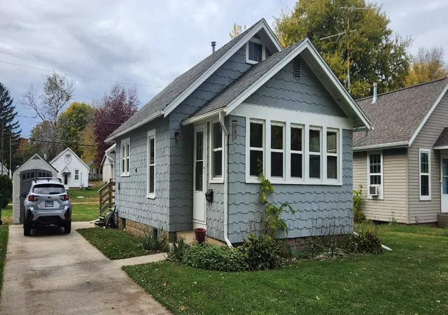 Single family home for sale at 510 12th Avenue, Rock Falls, IL 61071 | MLS# 12798002