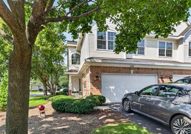 Photo 1 of Townhouse for sale at 140 Bay Dr, Itasca, IL 60143 | MLS# 12798024 | Listing updated on 2026-10-30