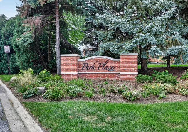 Photo 3 of Townhouse for sale at 140 Bay Dr, Itasca, IL 60143 | MLS# 12798024 | Listing updated on 2026-10-30