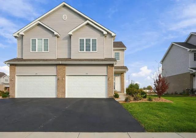 Photo 2 of Townhouse for sale at 1550 Glenbrooke Ln, New Lenox, IL 60451 | MLS# 12798105 | Listing updated on 2026-10-30