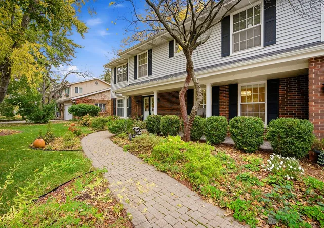 Photo 2 of Single family home for sale at 2420 W Downer Pl, Aurora, IL 60506 | MLS# 12798210 | Listing updated on 2026-10-31