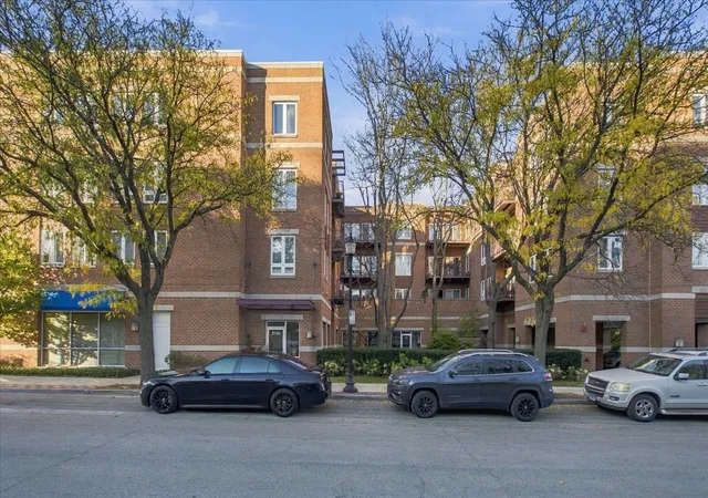 Condo for sale at 5040 W Warren St #301, Skokie, IL 60077 | MLS# 12798220