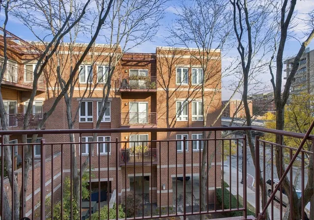 Photo 1 of Condo for sale at 5040 W Warren St #301, Skokie, IL 60077 | MLS# 12798220 | Listing updated on 2026-10-30