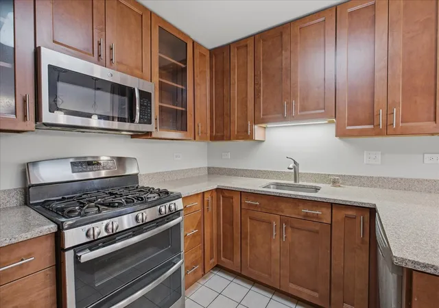 Photo 3 of Condo for sale at 5040 W Warren St #301, Skokie, IL 60077 | MLS# 12798220 | Listing updated on 2026-10-30