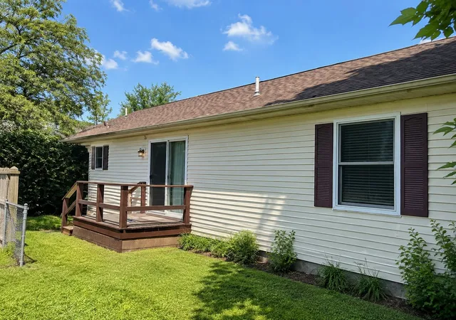 Photo 2 of Single family home for sale at 105 W Willow St, Coal City, IL 60416 | MLS# 12798384 | Listing updated on 2026-10-31