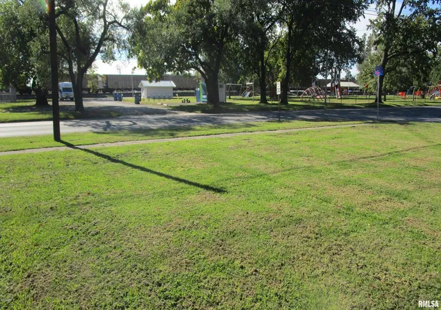 Photo 1 of Land for sale at 905 E North Ave, Flora, IL 62839 | MLS# EB424060 | Listing updated on 2026-10-14