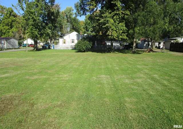 Photo 3 of Land for sale at 905 E North Ave, Flora, IL 62839 | MLS# EB424060 | Listing updated on 2026-10-14