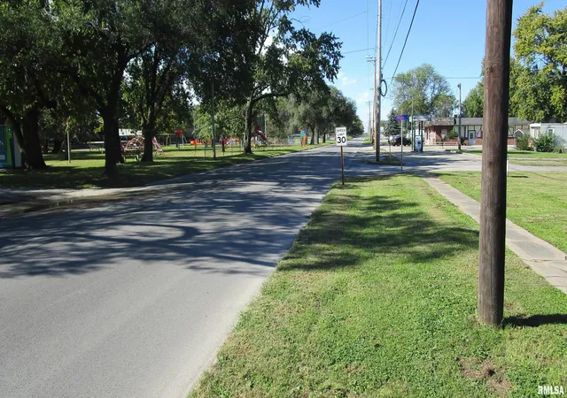 Photo 4 of Land for sale at 905 E North Ave, Flora, IL 62839 | MLS# EB424060 | Listing updated on 2026-10-14
