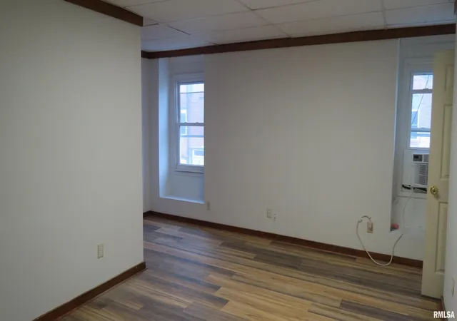 Photo 3 of Multi family home for sale at 12 N Division St, Du Quoin, IL 62832 | MLS# EB451156 | Listing updated on 2026-05-27