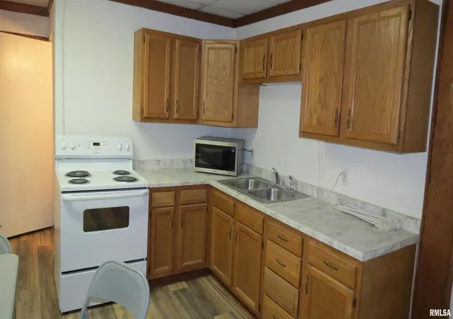Photo 4 of Multi family home for sale at 12 N Division St, Du Quoin, IL 62832 | MLS# EB451156 | Listing updated on 2026-05-27