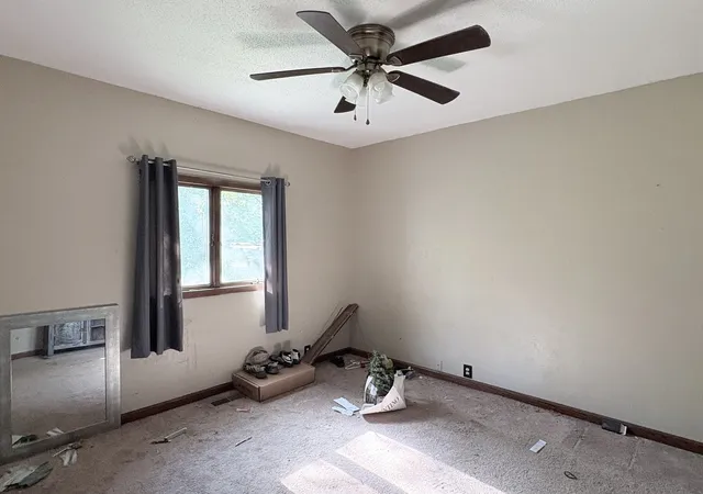 Homes for sale in De Soto, IL | 307 N Pine St, De Soto, IL 62924 | MLS# EB456097