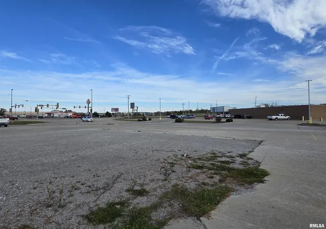 Photo 2 of Land for sale at 630 N Commercial St, Harrisburg, IL 62946 | MLS# EB457523 | Listing updated on 2026-08-20