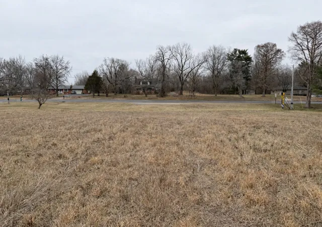 Photo 4 of Land for sale at 2019 W Main St, Salem, IL 62881 | MLS# EB458125 | Listing updated on 2026-07-12