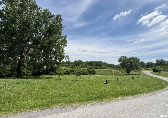 Photo 1 of Land for sale at 000 Yellow Brick Rd, Du Quoin, IL 62832 | MLS# EB458549 | Listing updated on 2026-06-26
