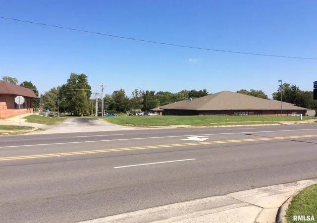 Photo 12 of Land for sale at 2906 Broadway, Mount Vernon, IL 62864 | MLS# EB458584 | Listing updated on 2026-08-31