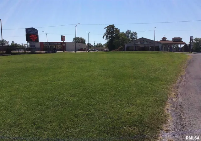 Photo 2 of Land for sale at 2906 Broadway, Mount Vernon, IL 62864 | MLS# EB458584 | Listing updated on 2026-08-31