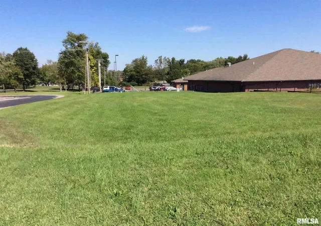 Photo 3 of Land for sale at 2906 Broadway, Mount Vernon, IL 62864 | MLS# EB458584 | Listing updated on 2026-08-31