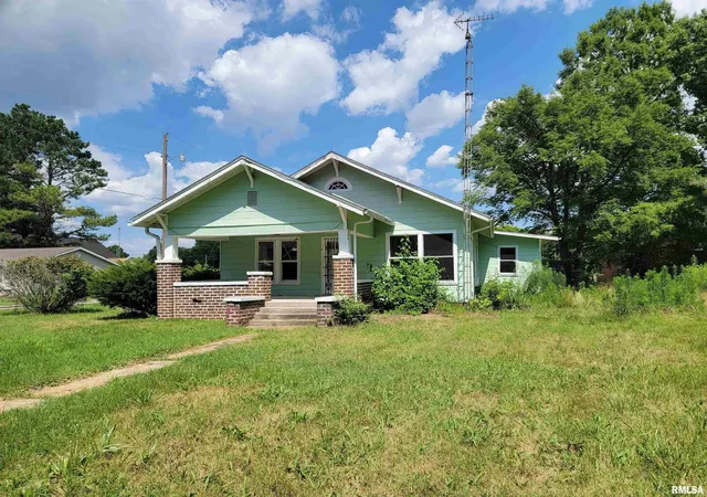 Photo 1 of Single family home for sale at 501 S Dean St, Royalton, IL 62983 | MLS# EB458676 | Listing updated on 2026-09-12