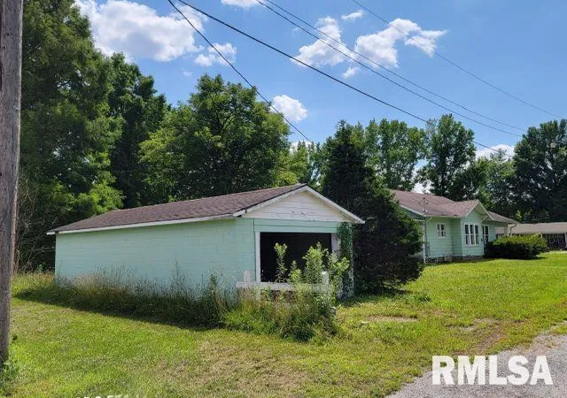 Photo 2 of Single family home for sale at 501 S Dean St, Royalton, IL 62983 | MLS# EB458676 | Listing updated on 2026-09-12