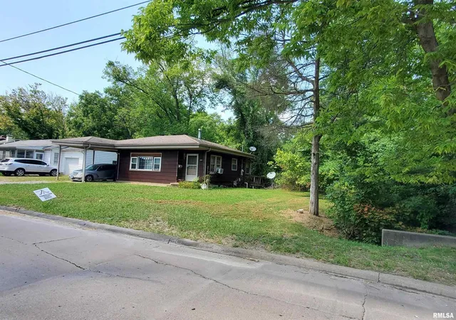 Photo 1 of Single family home for sale at 600 W Grand Ave, Carterville, IL 62918 | MLS# EB459158 | Listing updated on 2026-05-25