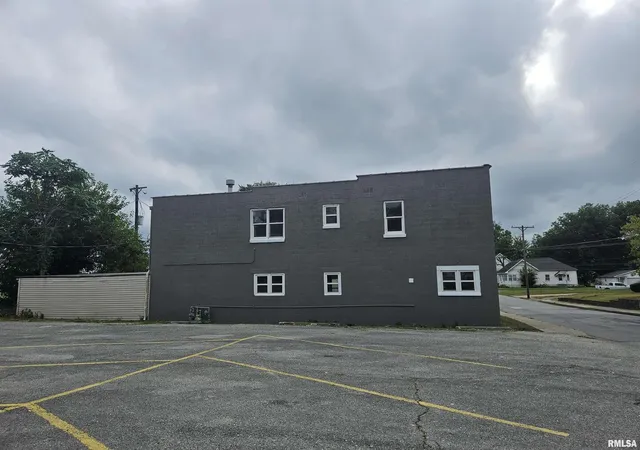 Photo 29 of Multi family home for sale at 101 E Webster St, Benton, IL 62812 | MLS# EB459382 | Listing updated on 2026-05-25