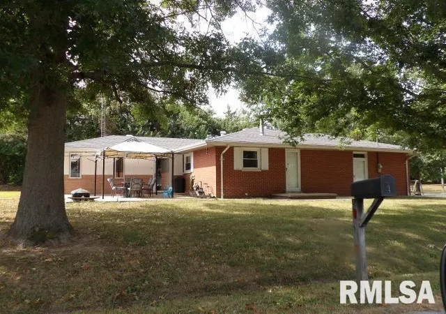 Photo 2 of Single family home for sale at 736 N Mill St, Carrier Mills, IL 62917 | MLS# EB459487 | Listing updated on 2026-09-05