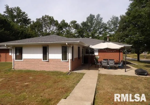 Photo 2 of Single family home for sale at 736 N Mill St, Carrier Mills, IL 62917 | MLS# EB459487 | Listing updated on 2026-09-05