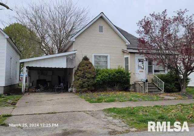 Photo 1 of Single family home for sale at 617 N 14th Street, Herrin, IL 62948 | MLS# EB459566 | Listing updated on 2026-08-03