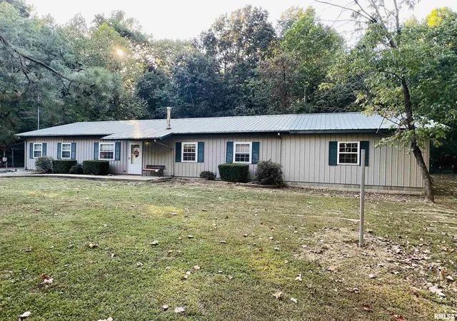 Photo 3 of Single family home for sale at 25001 W Old Salt Trl, Stonefort, IL 62987 | MLS# EB459680 | Listing updated on 2026-10-12