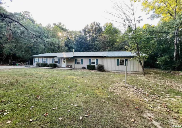 Photo 3 of Single family home for sale at 25001 W Old Salt Trl, Stonefort, IL 62987 | MLS# EB459680 | Listing updated on 2026-10-12