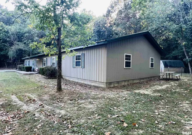 Photo 4 of Single family home for sale at 25001 W Old Salt Trl, Stonefort, IL 62987 | MLS# EB459680 | Listing updated on 2026-10-12
