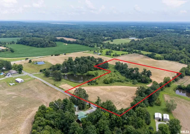 Photo 2 of Land for sale at 012 Perry Rd, Pittsburg, IL 62974 | MLS# EB459823 | Listing updated on 2026-05-25