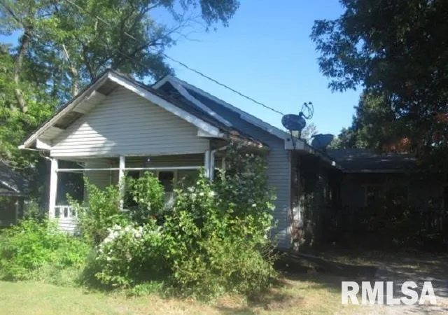 Photo 2 of Single family home for sale at 310 Blossom St, Carterville, IL 62918 | MLS# EB459839 | Listing updated on 2026-08-07